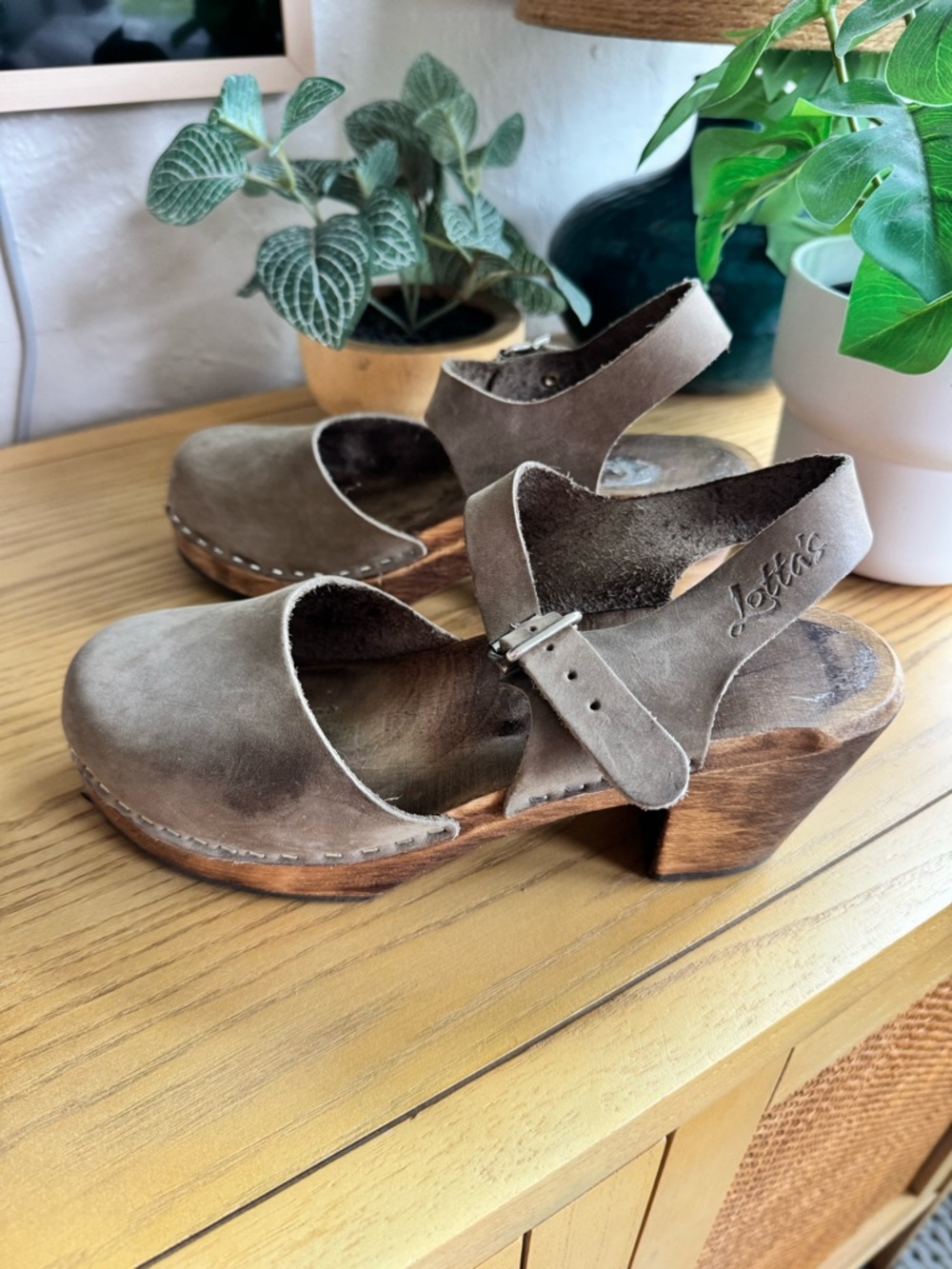 Women's Lotta’s size 38 Taupe Leather Clog Sandals with Ankle Strap - Picture 2 of 9